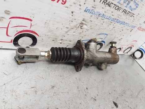 Ford Fiat Case New Holland Tm140 Brake Master Cylinder 82018664, 84558759 - Brzdový valec pre Traktor: obrázok 3 Ford Fiat Case New Holland Tm140 Brake Master Cylinder 82018664, 84558759 - Brzdový valec pre Traktor: obrázok 3