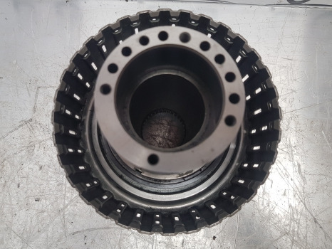 Ford New Holland 40 And Ts Series, 8240 Rear Clutch Housing, 82036853, 82016096 - Spojka a diely pre Poľnohospodárske stroje: obrázok 5 Ford New Holland 40 And Ts Series, 8240 Rear Clutch Housing, 82036853, 82016096 - Spojka a diely pre Poľnohospodárske stroje: obrázok 5