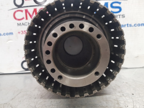 Ford New Holland 40 And Ts Series, 8240 Rear Clutch Housing, 82036853, 82016096 - Spojka a diely pre Poľnohospodárske stroje: obrázok 4 Ford New Holland 40 And Ts Series, 8240 Rear Clutch Housing, 82036853, 82016096 - Spojka a diely pre Poľnohospodárske stroje: obrázok 4