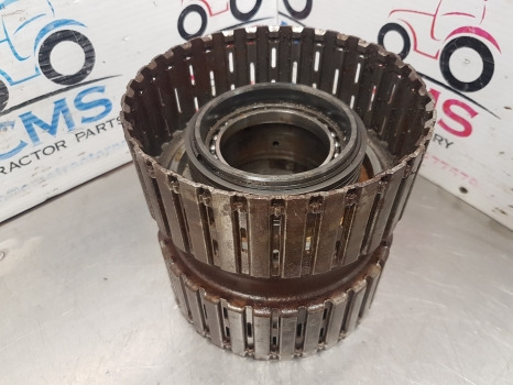 Ford New Holland 40 And Ts Series Rear Clutch Housing Rusty 82036853, 82016096 - Spojka a diely: obrázok 1 Ford New Holland 40 And Ts Series Rear Clutch Housing Rusty 82036853, 82016096 - Spojka a diely: obrázok 1