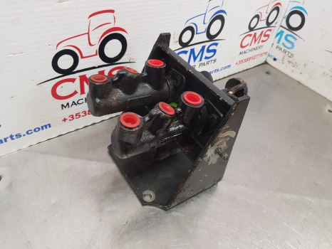 International Case 885 Xl, 85, Case 4200, Brake Master Cylinder 1287843c91 - Brzdový valec pre Poľnohospodárske stroje: obrázok 2 International Case 885 Xl, 85, Case 4200, Brake Master Cylinder 1287843c91 - Brzdový valec pre Poľnohospodárske stroje: obrázok 2