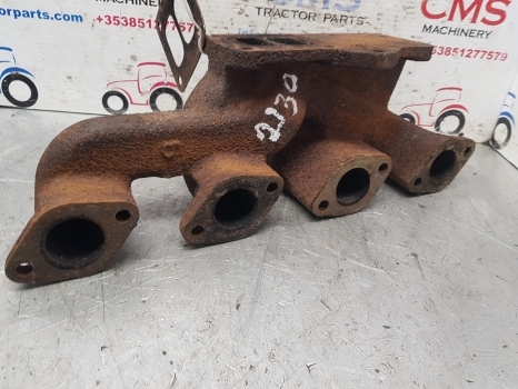 John Deere 1830, 2130 Exhaust Manifold R59588 - Výfukový zvod pre Traktor: obrázok 4 John Deere 1830, 2130 Exhaust Manifold R59588 - Výfukový zvod pre Traktor: obrázok 4