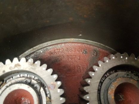 John Deere 2650 Front Axle Hub Hat Assy L60111, L60110, 4472463005, 4472363006 - Náboj pre Traktor: obrázok 2 John Deere 2650 Front Axle Hub Hat Assy L60111, L60110, 4472463005, 4472363006 - Náboj pre Traktor: obrázok 2