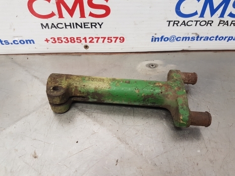 John Deere 3040, 3140, 3640, 3340 Hydraulic Pump Drive Shaft T28263 - Poloos pre Traktor: obrázok 1 John Deere 3040, 3140, 3640, 3340 Hydraulic Pump Drive Shaft T28263 - Poloos pre Traktor: obrázok 1