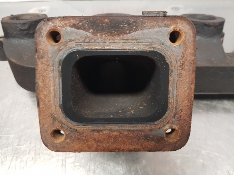 John Deere 6110 Exhaust Manifold R515588, R515588 - Výfukový zvod pre Traktor: obrázok 3 John Deere 6110 Exhaust Manifold R515588, R515588 - Výfukový zvod pre Traktor: obrázok 3