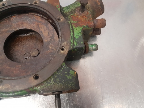 John Deere 6200, 6400, 6300, 7700, 7800 Water Pump Housing R102849 - Vodná pumpa pre Poľnohospodárske stroje: obrázok 4 John Deere 6200, 6400, 6300, 7700, 7800 Water Pump Housing R102849 - Vodná pumpa pre Poľnohospodárske stroje: obrázok 4