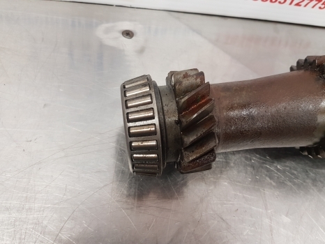 John Deere 6610, 6510, 6310, 6410transmission Drive Shaft 50km L112410 - Poloos pre Traktor: obrázok 5 John Deere 6610, 6510, 6310, 6410transmission Drive Shaft 50km L112410 - Poloos pre Traktor: obrázok 5