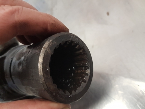 John Deere 6820, 6920, 7330, 6930 Universal Driveshaft Al175567, Al170005 - Poloos pre Traktor: obrázok 4 John Deere 6820, 6920, 7330, 6930 Universal Driveshaft Al175567, Al170005 - Poloos pre Traktor: obrázok 4