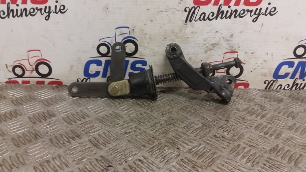 Landini Mythos Series Mythos 115 Brake Pedal Lever Assembly 3304805m92 - Diely bŕzd pre Traktor: obrázok 1 Landini Mythos Series Mythos 115 Brake Pedal Lever Assembly 3304805m92 - Diely bŕzd pre Traktor: obrázok 1