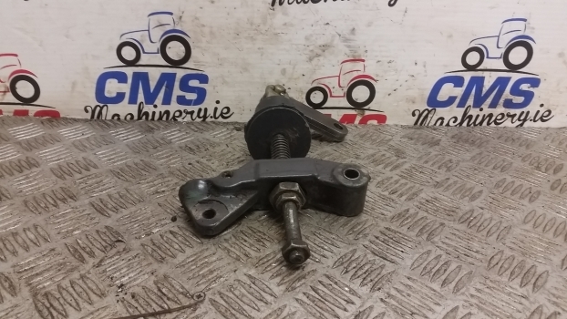 Landini Mythos Series Mythos 115 Brake Pedal Lever Assembly 3304805m92 - Diely bŕzd pre Traktor: obrázok 3 Landini Mythos Series Mythos 115 Brake Pedal Lever Assembly 3304805m92 - Diely bŕzd pre Traktor: obrázok 3