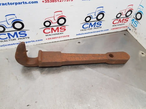 Massey Ferguson 135, 100, 300, 600 Pick Up Hitch Hook 886230m1 - Rám/ Podvozok: obrázok 4 Massey Ferguson 135, 100, 300, 600 Pick Up Hitch Hook 886230m1 - Rám/ Podvozok: obrázok 4