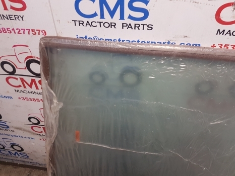 Massey Ferguson 200, 300, 600, Landini Cab Windshield 3301875m1, 3301875m3 - Okno a diely pre Traktor: obrázok 3 Massey Ferguson 200, 300, 600, Landini Cab Windshield 3301875m1, 3301875m3 - Okno a diely pre Traktor: obrázok 3