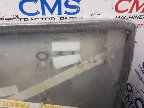 Massey Ferguson 300, 350, 375, 390, 398, 399 Cab Glass Rear Window 3477716m1 - Okno a diely pre Traktor: obrázok 3 Massey Ferguson 300, 350, 375, 390, 398, 399 Cab Glass Rear Window 3477716m1 - Okno a diely pre Traktor: obrázok 3