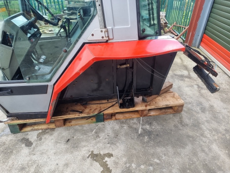 Kabína Massey Ferguson 3000 Series, 3050, 3070, 3080, 3090 Cab Complete Sold, Sold: obrázok 6