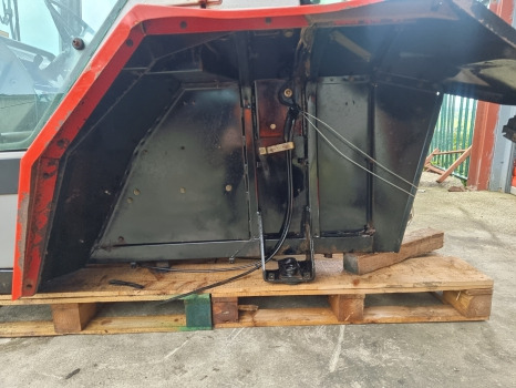 Kabína Massey Ferguson 3000 Series, 3050, 3070, 3080, 3090 Cab Complete Sold, Sold: obrázok 7
