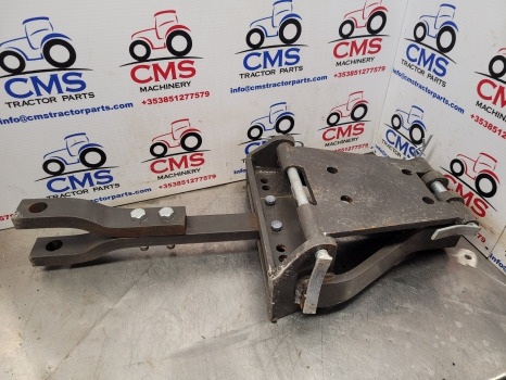 Massey Ferguson 35, 35x, 135, 165, 175, 178 Swinging Draw Bar Hitch - Rám/ Podvozok: obrázok 1 Massey Ferguson 35, 35x, 135, 165, 175, 178 Swinging Draw Bar Hitch - Rám/ Podvozok: obrázok 1
