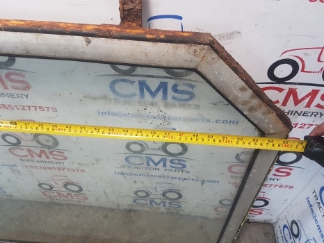 Massey Ferguson 50b Cab Rear Window Assy Mf50b - Okno a diely pre Rýpadlo-nakladač: obrázok 2 Massey Ferguson 50b Cab Rear Window Assy Mf50b - Okno a diely pre Rýpadlo-nakladač: obrázok 2