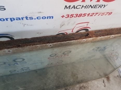 Massey Ferguson 50b Cab Rear Window Glass Mf50b - Okno a diely pre Traktor: obrázok 3 Massey Ferguson 50b Cab Rear Window Glass Mf50b - Okno a diely pre Traktor: obrázok 3