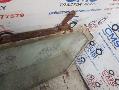 Massey Ferguson 50b Cab Rear Window Glass Mf50b - Okno a diely pre Traktor: obrázok 4 Massey Ferguson 50b Cab Rear Window Glass Mf50b - Okno a diely pre Traktor: obrázok 4