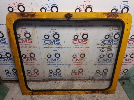 Massey Ferguson 50b Digger Cab Back Window Assy 00000 - Okno a diely pre Rýpadlo-nakladač: obrázok 1 Massey Ferguson 50b Digger Cab Back Window Assy 00000 - Okno a diely pre Rýpadlo-nakladač: obrázok 1