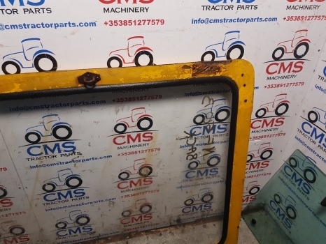Massey Ferguson 50b Digger Cab Back Window Assy 00000 - Okno a diely pre Rýpadlo-nakladač: obrázok 3 Massey Ferguson 50b Digger Cab Back Window Assy 00000 - Okno a diely pre Rýpadlo-nakladač: obrázok 3
