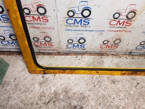 Massey Ferguson 50b Digger Cab Back Window Assy 00000 - Okno a diely pre Rýpadlo-nakladač: obrázok 2 Massey Ferguson 50b Digger Cab Back Window Assy 00000 - Okno a diely pre Rýpadlo-nakladač: obrázok 2