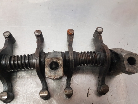 Massey Ferguson 65 Mk1, Engine Rocker Shaft 55437, 52703 - Motor a diely pre Traktor: obrázok 2 Massey Ferguson 65 Mk1, Engine Rocker Shaft 55437, 52703 - Motor a diely pre Traktor: obrázok 2