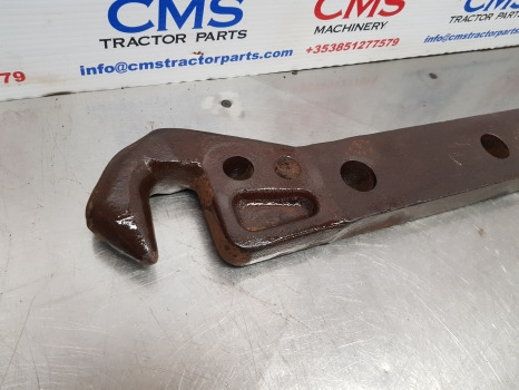 Massey Ferguson699, 698, 300 , 600series,pick Up Hitch Hook 1666857m93 - Rám/ Podvozok: obrázok 2 Massey Ferguson699, 698, 300 , 600series,pick Up Hitch Hook 1666857m93 - Rám/ Podvozok: obrázok 2