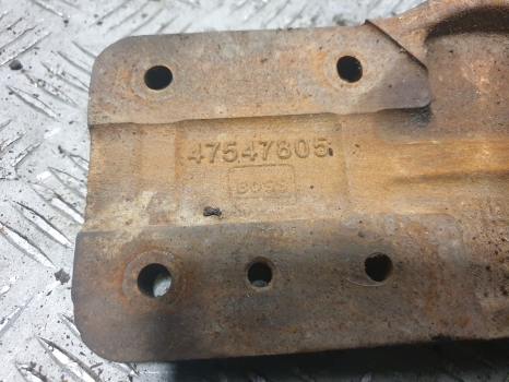 New Holland T5.100, T5.110, T5.120 Engine Mounting Bracket 47547805 - Uloženie motora pre Traktor: obrázok 3 New Holland T5.100, T5.110, T5.120 Engine Mounting Bracket 47547805 - Uloženie motora pre Traktor: obrázok 3