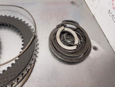 New Holland T5.95, T4, T5, Tl Transmission Clutch Disc Kit 87534848, 87547943 - Lamela spojky pre Traktor: obrázok 3 New Holland T5.95, T4, T5, Tl Transmission Clutch Disc Kit 87534848, 87547943 - Lamela spojky pre Traktor: obrázok 3