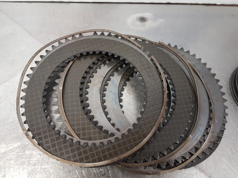New Holland T5.95, T4, T5, Tl Transmission Clutch Disc Kit 87534848, 87547943 - Lamela spojky pre Traktor: obrázok 4 New Holland T5.95, T4, T5, Tl Transmission Clutch Disc Kit 87534848, 87547943 - Lamela spojky pre Traktor: obrázok 4