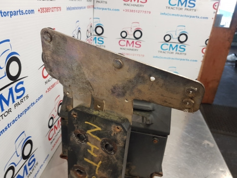 New Holland T5.95, T5, Case Battery Tray, Support 84535790, 84535783, 84536561 - Akumulátor pre Poľnohospodárske stroje: obrázok 5 New Holland T5.95, T5, Case Battery Tray, Support 84535790, 84535783, 84536561 - Akumulátor pre Poľnohospodárske stroje: obrázok 5
