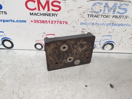 New Holland T5, T6 5.95, T5.105, T5.115 Spool Valve Top End Plate 5192188 - Hydraulický ventil pre Traktor: obrázok 1 New Holland T5, T6 5.95, T5.105, T5.115 Spool Valve Top End Plate 5192188 - Hydraulický ventil pre Traktor: obrázok 1