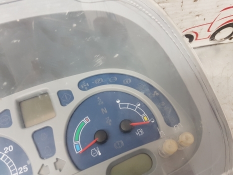 New Holland T7 .200 Instrument Cluster, Dash, Clock 47398380, 47535716, 84293392 - Palubná doska pre Traktor: obrázok 4 New Holland T7 .200 Instrument Cluster, Dash, Clock 47398380, 47535716, 84293392 - Palubná doska pre Traktor: obrázok 4