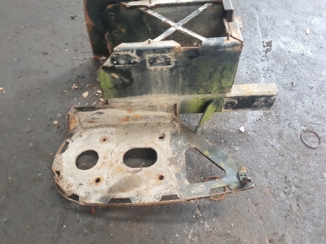 New Holland T7.200, T7.170, T7.185 Battery Box 84402058, 84402062 - Akumulátor pre Traktor: obrázok 2 New Holland T7.200, T7.170, T7.185 Battery Box 84402058, 84402062 - Akumulátor pre Traktor: obrázok 2
