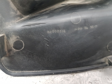 New Holland T7000, T6000, T7 Series T7.200 Display Cover Panel 82037716 - Palubná doska pre Traktor: obrázok 3 New Holland T7000, T6000, T7 Series T7.200 Display Cover Panel 82037716 - Palubná doska pre Traktor: obrázok 3