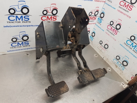 New Holland T7040, Tsa Brake, Clutch Pedal Kit 87547108, 87547109, 87566904 - Spojka a diely pre Poľnohospodárske stroje: obrázok 3 New Holland T7040, Tsa Brake, Clutch Pedal Kit 87547108, 87547109, 87566904 - Spojka a diely pre Poľnohospodárske stroje: obrázok 3