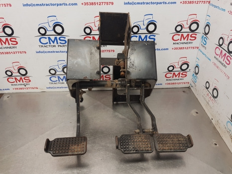New Holland T7040, Tsa Brake, Clutch Pedal Kit 87547108, 87547109, 87566904 - Spojka a diely pre Poľnohospodárske stroje: obrázok 1 New Holland T7040, Tsa Brake, Clutch Pedal Kit 87547108, 87547109, 87566904 - Spojka a diely pre Poľnohospodárske stroje: obrázok 1