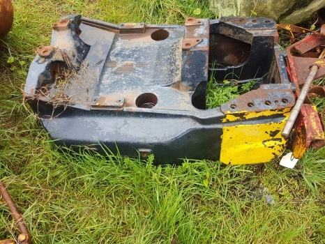 New Holland Tm140, Tm, Case Mxm 4wd Front Axle Support 82031504, 82037028 - Náboj pre Traktor: obrázok 4 New Holland Tm140, Tm, Case Mxm 4wd Front Axle Support 82031504, 82037028 - Náboj pre Traktor: obrázok 4