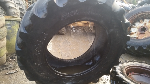 Old Stock Old Stock Rear Tyre Goodyear 20.8r38 5b03 - Pneumatika pre Traktor: obrázok 1 Old Stock Old Stock Rear Tyre Goodyear 20.8r38 5b03 - Pneumatika pre Traktor: obrázok 1