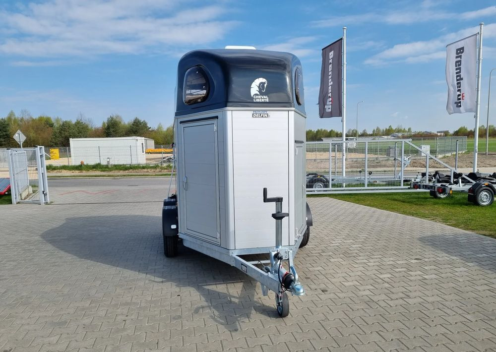 CHEVAL LIBERTÉ Cheval Liberte Gold First Alu + siodlarnia przyczepa dwukonna - Príves na prepravu koní: obrázok 2 CHEVAL LIBERTÉ Cheval Liberte Gold First Alu + siodlarnia przyczepa dwukonna - Príves na prepravu koní: obrázok 2