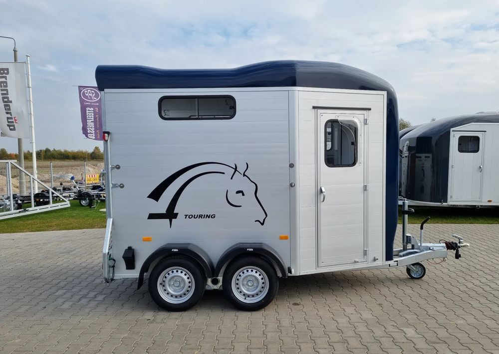 CHEVAL LIBERTÉ Cheval Liberte Touring Country + Siodlarnia - Príves na prepravu koní: obrázok 4 CHEVAL LIBERTÉ Cheval Liberte Touring Country + Siodlarnia - Príves na prepravu koní: obrázok 4