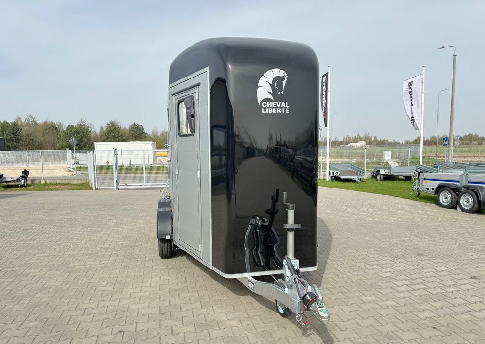 CHEVAL LIBERTÉ Cheval Liberte Touring Country XL przyczepa na dwa konie | duża siodlarnia | drzwi boczne | rampa przednia | 387×179 cm | ALUMINIOWA | Debon | dostawa | mocna i solidna | - Príves na prepravu koní: obrázok 5 CHEVAL LIBERTÉ Cheval Liberte Touring Country XL przyczepa na dwa konie | duża siodlarnia | drzwi boczne | rampa przednia | 387×179 cm | ALUMINIOWA | Debon | dostawa | mocna i solidna | - Príves na prepravu koní: obrázok 5