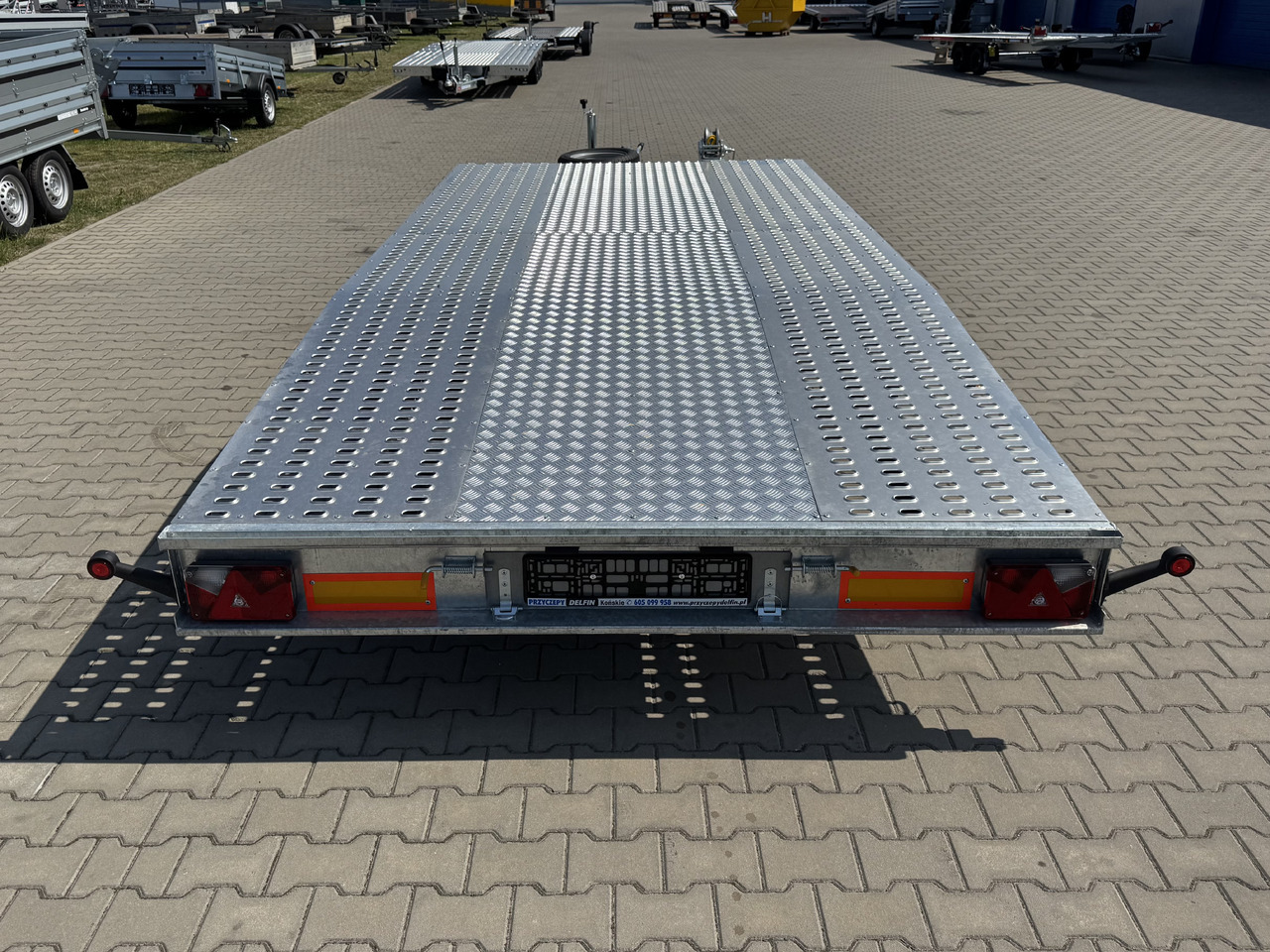 NIEWIADÓW Jupiter 4.5 - 450 x 210 cm / 2700 kg - Príves prepravník áut: obrázok 5 NIEWIADÓW Jupiter 4.5 - 450 x 210 cm / 2700 kg - Príves prepravník áut: obrázok 5