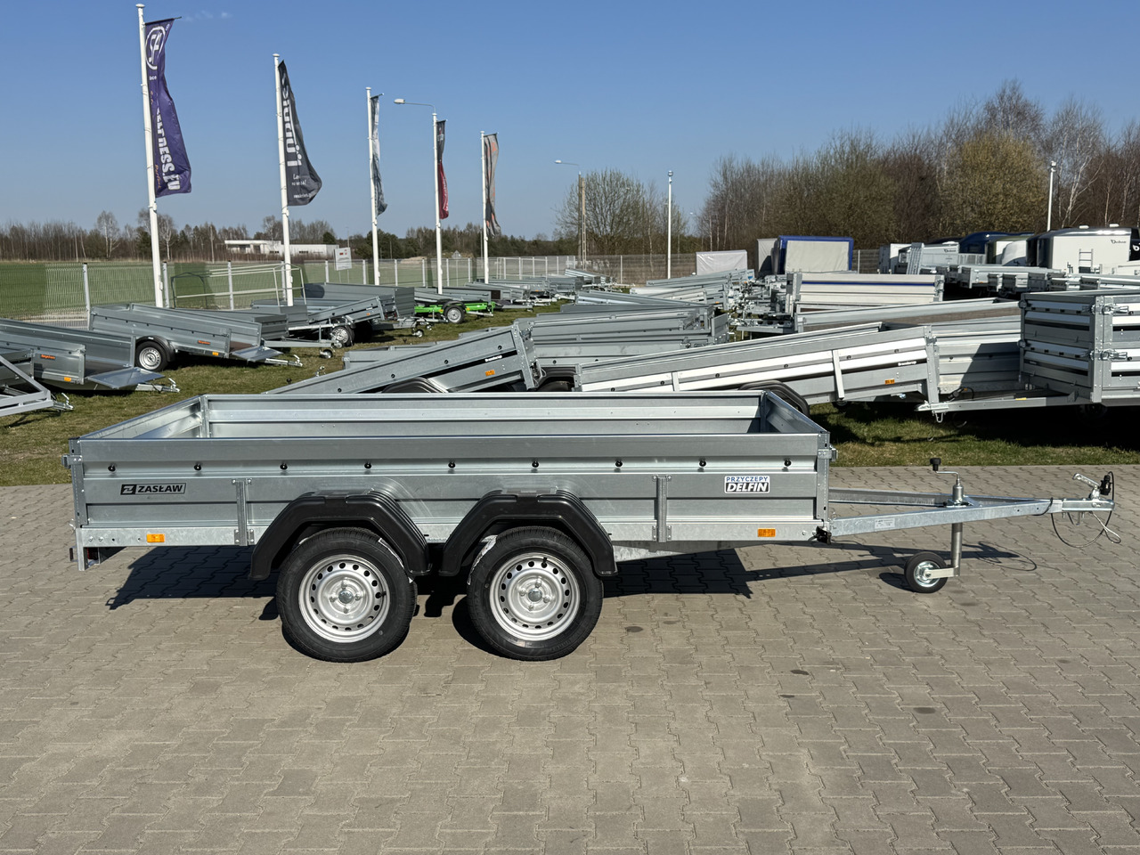 ZASŁAW 300T - przyczepa skrzyniowa 2 osie / 750kg - Auto príves: obrázok 2 ZASŁAW 300T - przyczepa skrzyniowa 2 osie / 750kg - Auto príves: obrázok 2