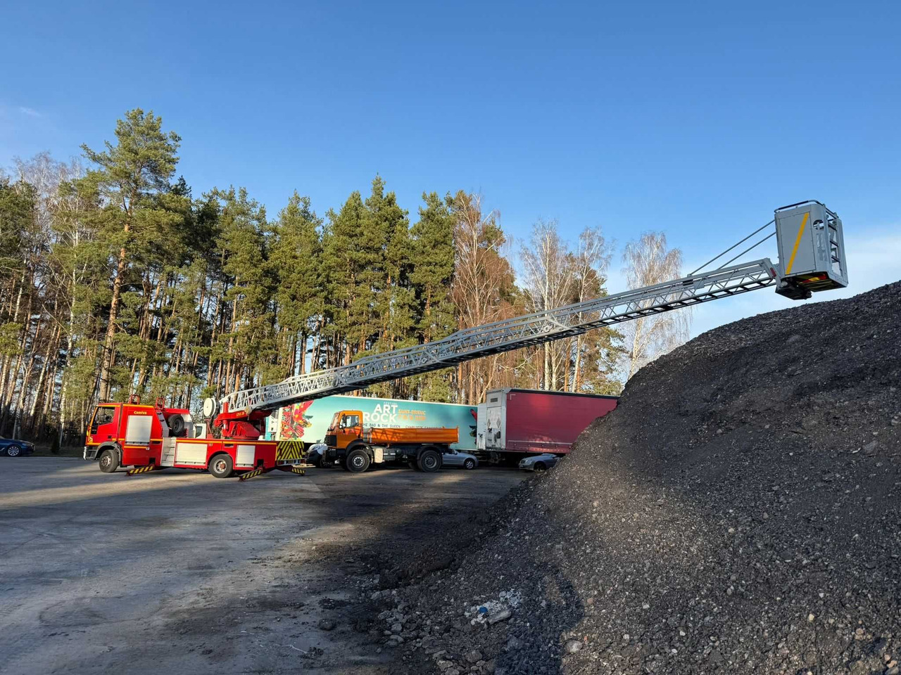 Drabina strażacka 30 m , IVECO Eurocargo Tector 130E24, Camiva EPAS 30 - Hasičské vozidlo, Automobilová plošina: obrázok 4 Drabina strażacka 30 m , IVECO Eurocargo Tector 130E24, Camiva EPAS 30 - Hasičské vozidlo, Automobilová plošina: obrázok 4