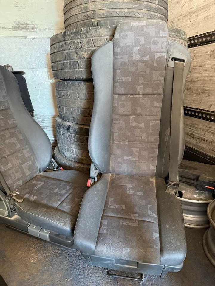 Foteli siedzenia komplet Mercedes Actros nowe - Sedadlo pre Nákladné auto: obrázok 1 Foteli siedzenia komplet Mercedes Actros nowe - Sedadlo pre Nákladné auto: obrázok 1