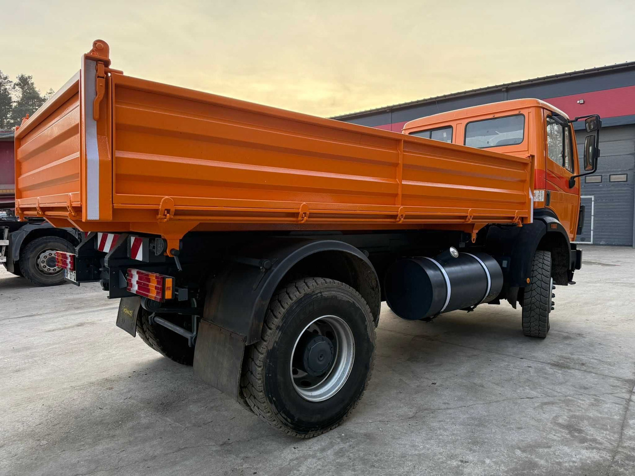 Mercedes SK 1824 AK, 4x4, Allroad , Kipper, 172 t.km , 1997, z Francji - Sklápač: obrázok 4 Mercedes SK 1824 AK, 4x4, Allroad , Kipper, 172 t.km , 1997, z Francji - Sklápač: obrázok 4