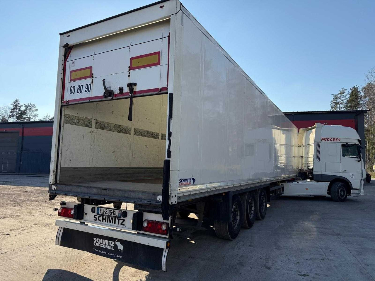 Schmitz Izoterma Kontener Box, 2017r, roleta , 481083 km , z Francji - Náves skriňové: obrázok 1 Schmitz Izoterma Kontener Box, 2017r, roleta , 481083 km , z Francji - Náves skriňové: obrázok 1