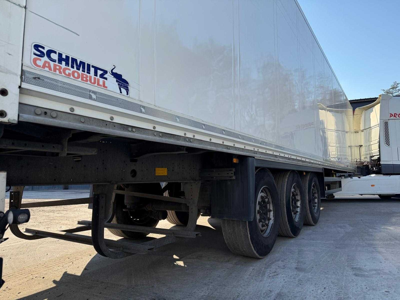 Schmitz Izoterma Kontener Box, 2017r, roleta , 481083 km , z Francji - Náves skriňové: obrázok 4 Schmitz Izoterma Kontener Box, 2017r, roleta , 481083 km , z Francji - Náves skriňové: obrázok 4